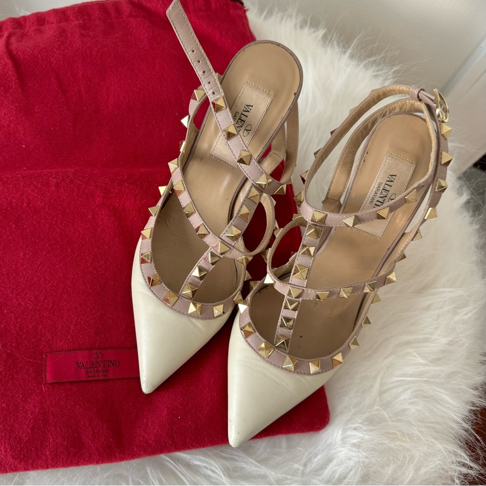Valentino Garavani rockstud heels 35 5